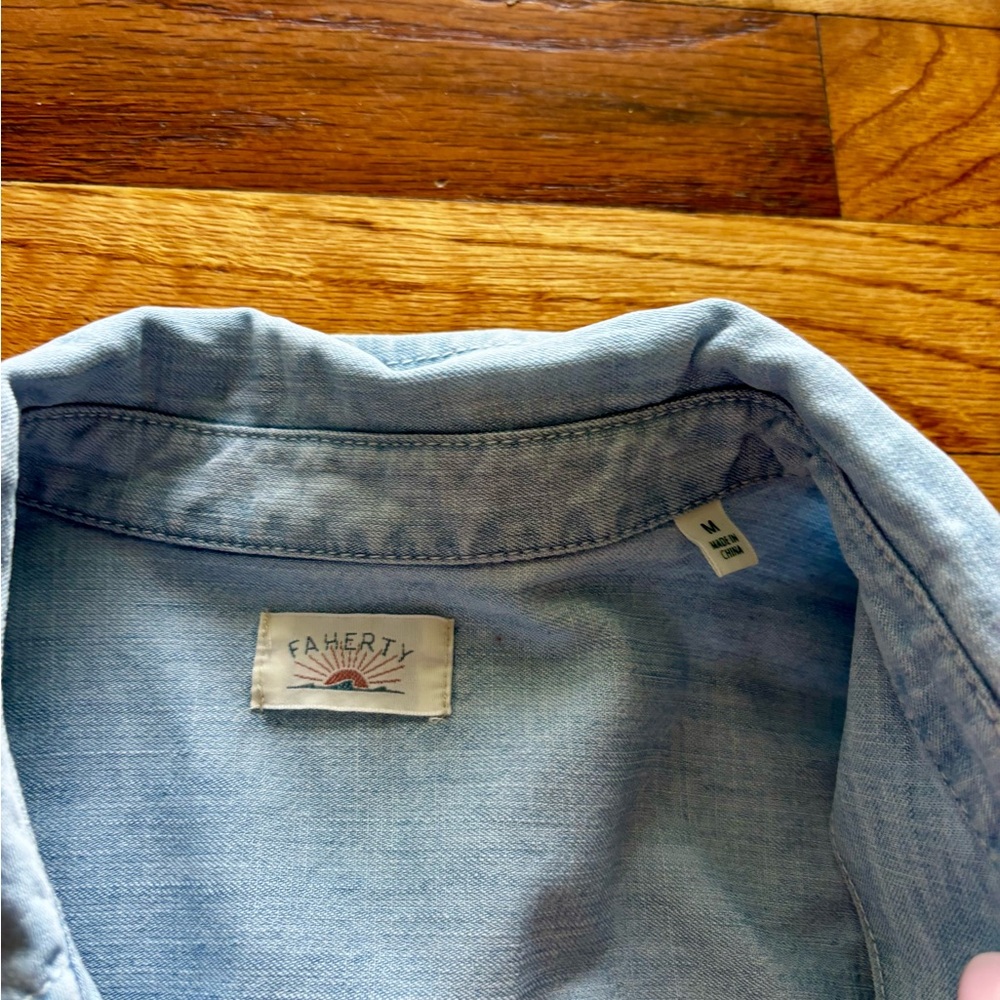 Faherty Light Blue Chambray Button-Front Shirtdre… - image 2